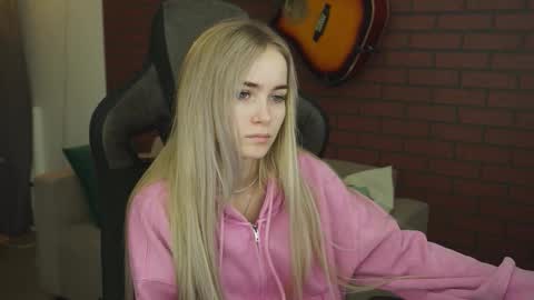 dakotaajohnnson online show from November 2025 06:15:02 AM