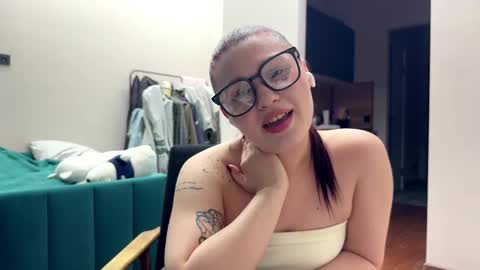 Snapshot of daledunaway chatting on December 2025 06:37:02 PM Daria online show from December 2025 06:37:02 PM