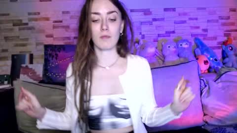 Dalia  online show from October 2025 09:18:02 AM