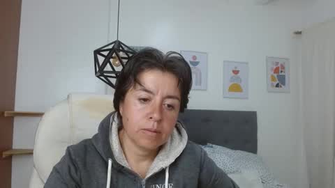 Dalila online show from October 2025 01:28:01 PM