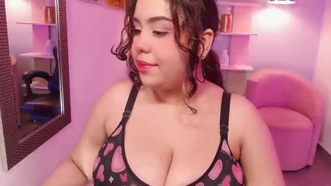 Dalila  online show from September 2025 06:21:01 PM