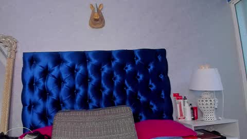 Dalila online show from October 2025 12:05:02 PM