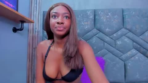 Dalila online show from October 2025 11:45:02 AM