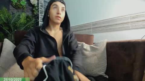 Snapshot of dallen_grant chatting on October 2025 12:17:02 PM Dallen Grant online show from October 2025 12:17:02 PM