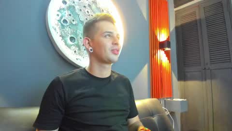 Damian Oliver online show from December 2024 01:05:01 AM