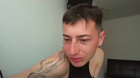 Snapshot of damian_de chatting on February 2025 10:14:02 PM damian_de online show from February 2025 10:14:02 PM