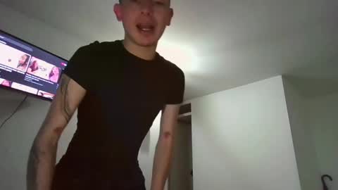 Snapshot of damian_de chatting on February 2025 11:52:02 PM damian_de online show from February 2025 11:52:02 PM