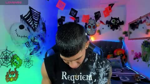 Snapshot of damian_latinxxx chatting on October 2025 03:37:01 AM Damian online show from October 2025 03:37:01 AM