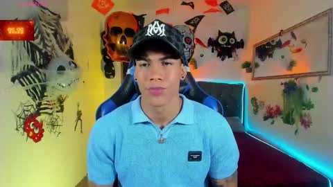 Snapshot of damian_latinxxx chatting on October 2025 03:17:01 AM Damian online show from October 2025 03:17:01 AM