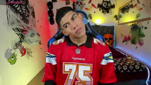 Snapshot of damian_latinxxx chatting on October 2025 03:31:02 AM Damian online show from October 2025 03:31:02 AM