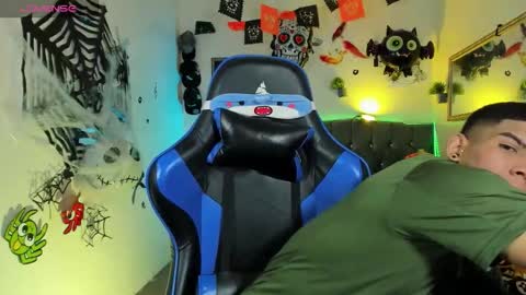 Snapshot of damian_latinxxx chatting on October 2025 03:18:02 AM Damian online show from October 2025 03:18:02 AM