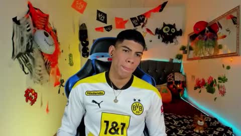 Snapshot of damian_latinxxx chatting on October 2025 03:10:01 AM Damian online show from October 2025 03:10:01 AM