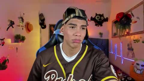 Snapshot of damian_latinxxx chatting on November 2025 04:12:01 AM Damian online show from November 2025 04:12:01 AM