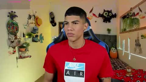 Snapshot of damian_latinxxx chatting on November 2025 03:18:02 AM Damian online show from November 2025 03:18:02 AM