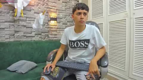 Snapshot of damibright chatting on November 2025 05:59:01 PM LIAM online show from November 2025 05:59:01 PM