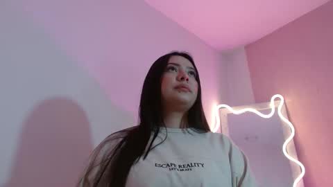 Snapshot of damii_tay chatting on December 2025 03:11:02 AM Damii online show from December 2025 03:11:02 AM