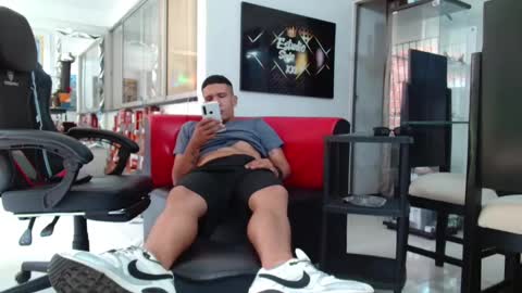 Snapshot of damyan_2003 chatting on October 2025 05:10:02 PM damyan_2003 online show from October 2025 05:10:02 PM