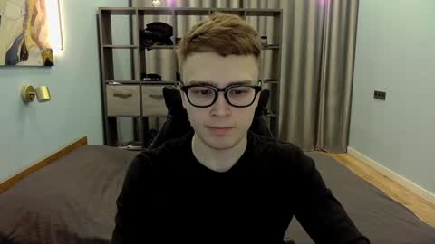 Snapshot of dan_leeroy chatting on December 2024 01:04:02 AM Dany online show from December 2024 01:04:02 AM
