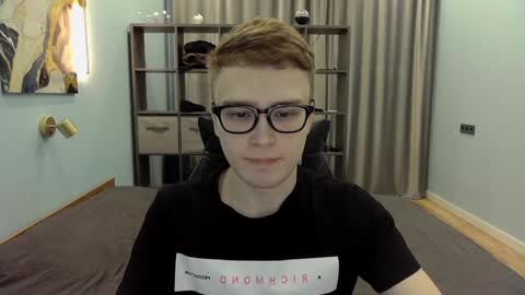 Snapshot of dan_leeroy chatting on January 2025 12:43:02 AM Dany online show from January 2025 12:43:02 AM