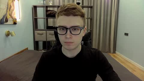 Snapshot of dan_leeroy chatting on January 2025 12:27:01 AM Dany online show from January 2025 12:27:01 AM