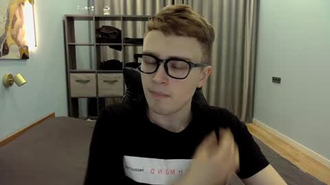 Snapshot of dan_leeroy chatting on January 2025 03:03:02 AM Dany online show from January 2025 03:03:02 AM