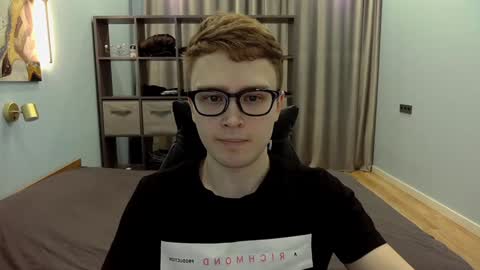 Snapshot of dan_leeroy chatting on January 2025 11:32:02 PM Dany online show from January 2025 11:32:02 PM