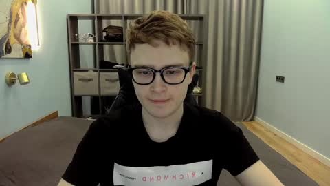 Snapshot of dan_leeroy chatting on January 2025 09:44:02 PM Dany online show from January 2025 09:44:02 PM