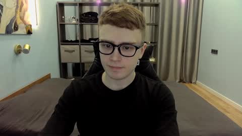 Snapshot of dan_leeroy chatting on February 2025 10:28:02 PM Dany online show from February 2025 10:28:02 PM