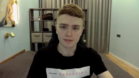 Snapshot of dan_leeroy chatting on February 2025 10:43:01 PM Dany online show from February 2025 10:43:01 PM