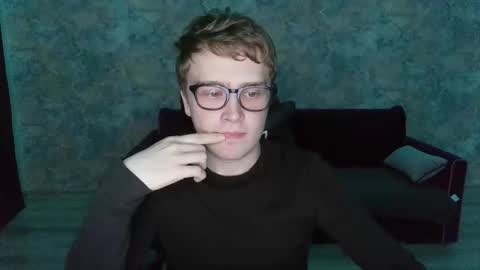 Snapshot of dan_leeroy chatting on September 2025 10:43:02 PM Dany online show from September 2025 10:43:02 PM