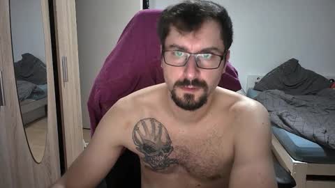 King Dan online show from September 2025 07:04:01 PM