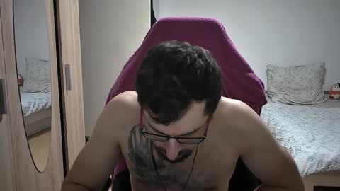 King Dan online show from September 2025 07:28:02 PM