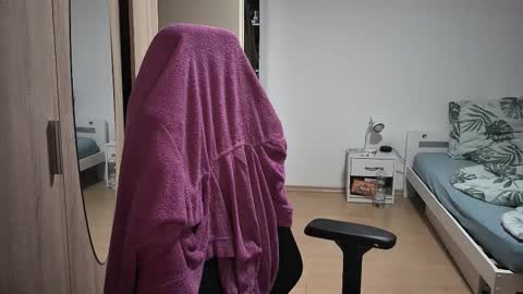 King Dan online show from October 2025 07:59:01 PM