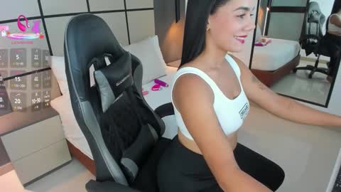 Snapshot of dana_daree chatting on October 2025 02:14:02 AM D A N A online show from October 2025 02:14:02 AM