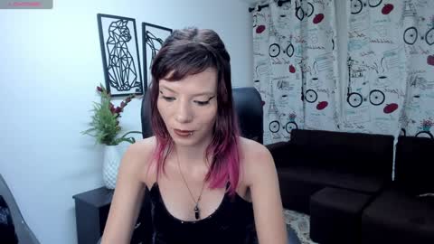 Danaa Rey online show from December 2024 11:18:01 AM