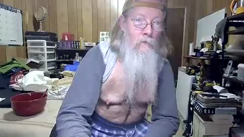 Snapshot of danagm chatting on December 2024 04:22:01 PM Dana online show from December 2024 04:22:01 PM