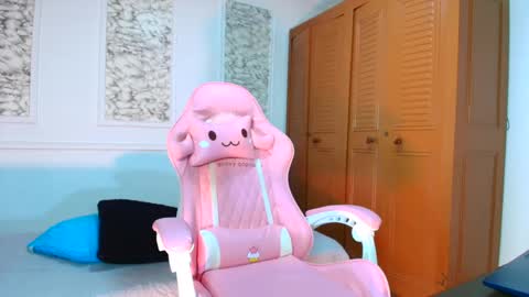 Danella Houston online show from October 2025 06:38:02 PM