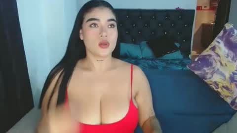 Snapshot of danessa_cruz chatting on November 2025 12:11:01 AM Danessa online show from November 2025 12:11:01 AM