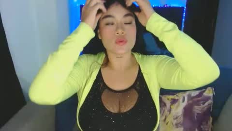 Snapshot of danessa_cruz chatting on November 2025 02:44:01 AM Danessa online show from November 2025 02:44:01 AM