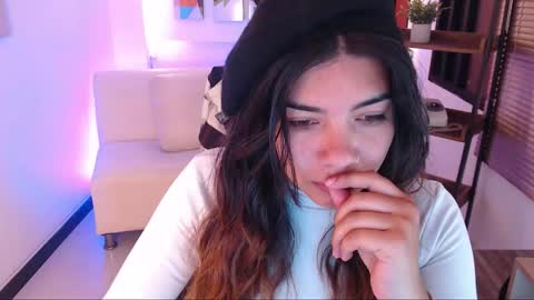 Veronica online show from October 2025 12:00:02 PM