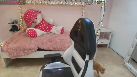 Dani online show from February 2025 05:10:02 PM
