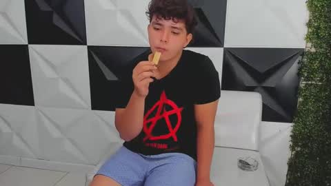 dani_cumboy online show from October 2025 03:32:01 PM