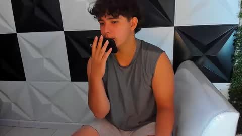 dani_cumboy online show from October 2025 02:40:01 PM