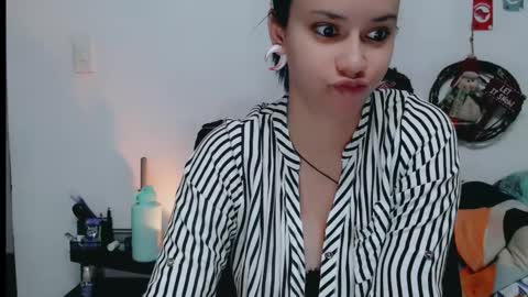 dani y jocelyn online show from December 2024 08:44:02 PM