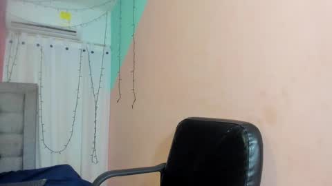 Snapshot of dani_lue chatting on January 2025 11:59:01 AM dani_lue online show from January 2025 11:59:01 AM