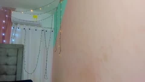 Snapshot of dani_lue chatting on January 2025 12:11:02 PM dani_lue online show from January 2025 12:11:02 PM