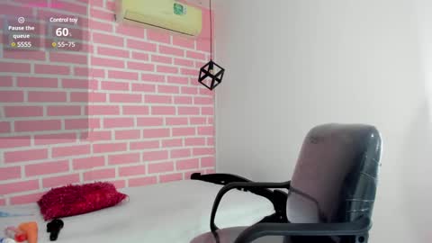 Snapshot of dani_lue chatting on February 2025 12:22:02 PM dani_lue online show from February 2025 12:22:02 PM