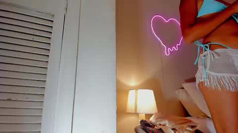 Snapshot of dani_skinny_ chatting on November 2025 11:42:02 AM Hi I am Dani online show from November 2025 11:42:02 AM