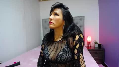 Dania online show from September 2025 07:19:02 PM