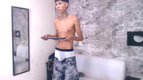 Daniel Delux  online show from October 2025 04:20:02 AM